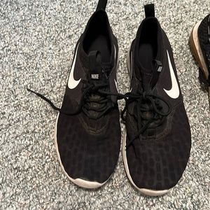 Women’s Nike shoes